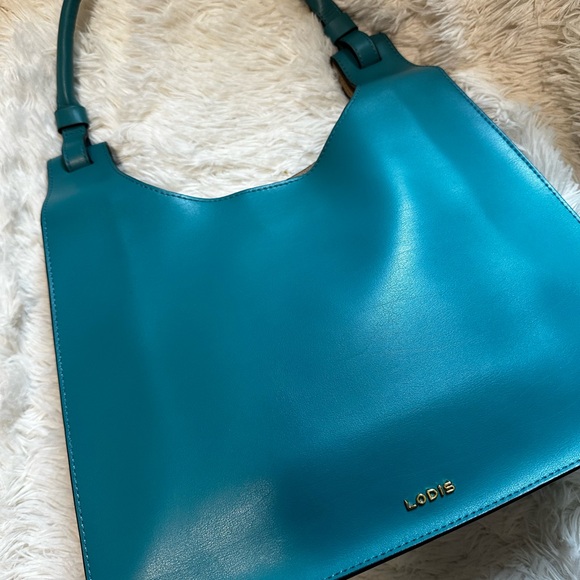 🔥PRICE DROP🔥NEW!! Lodis Blue Shoulder Bag with Glossy Finish - Picture 3 of 9